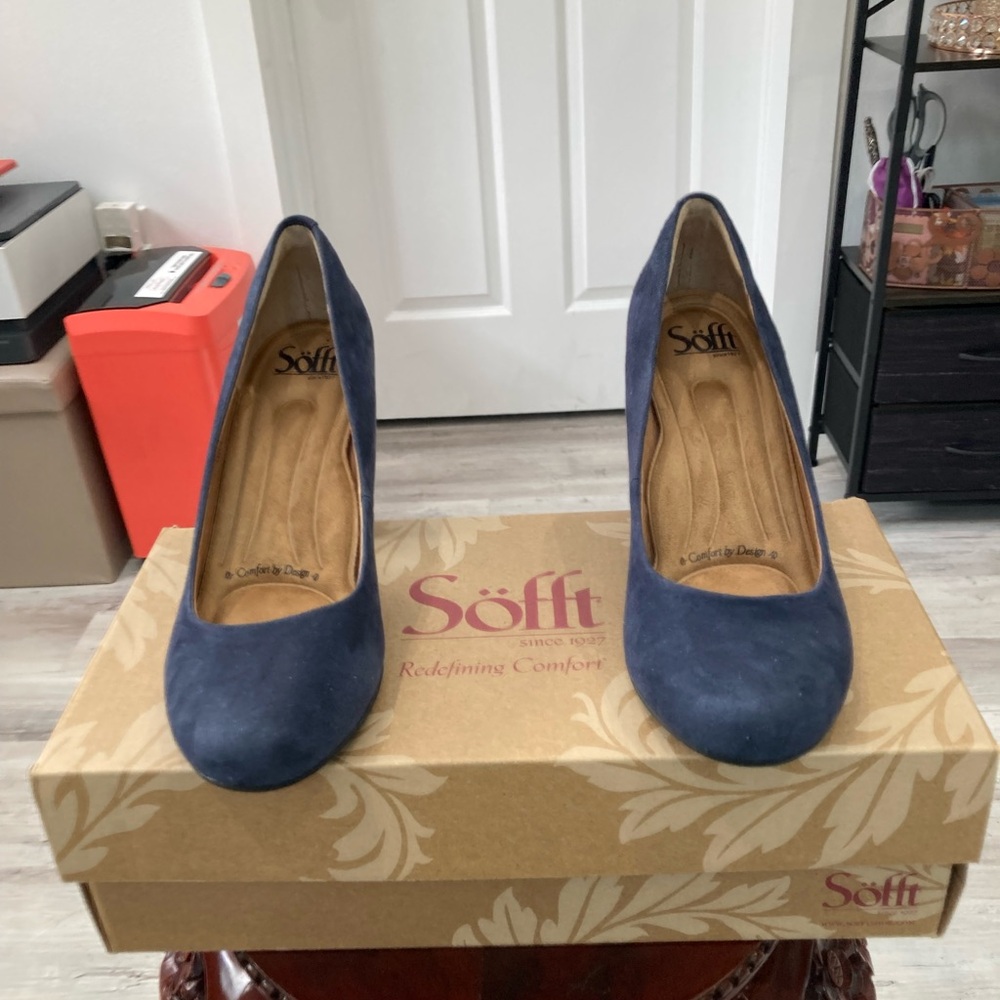Pre-Owned Sofft Madina Pumps